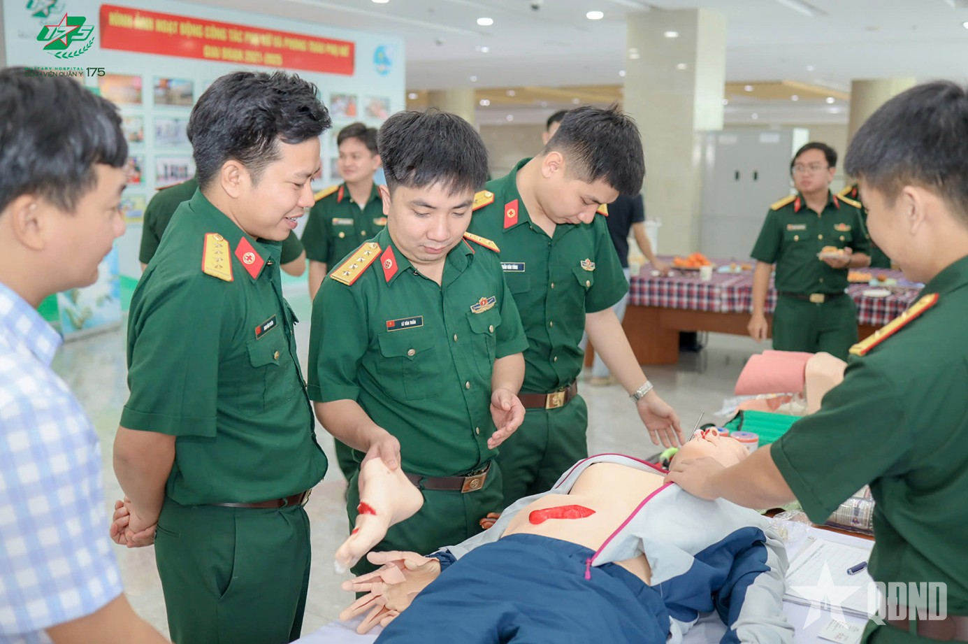 Mô phỏng các tình huống cấp cứu và tổ chức diễn tập xử trí sát thực tế